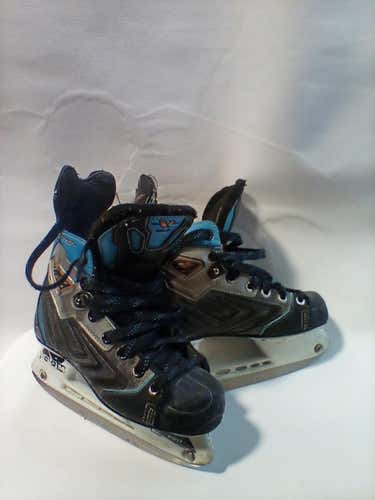 Used Ccm Junior 02 Ice Hockey Skates
