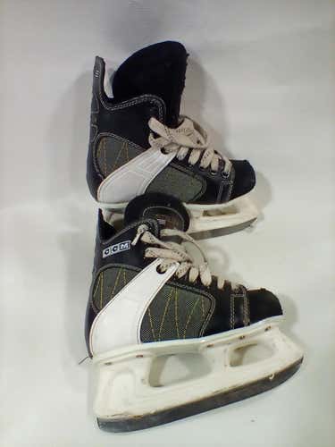 Used Ccm Intruder Junior 01 Ice Skates Ice Hockey Skates