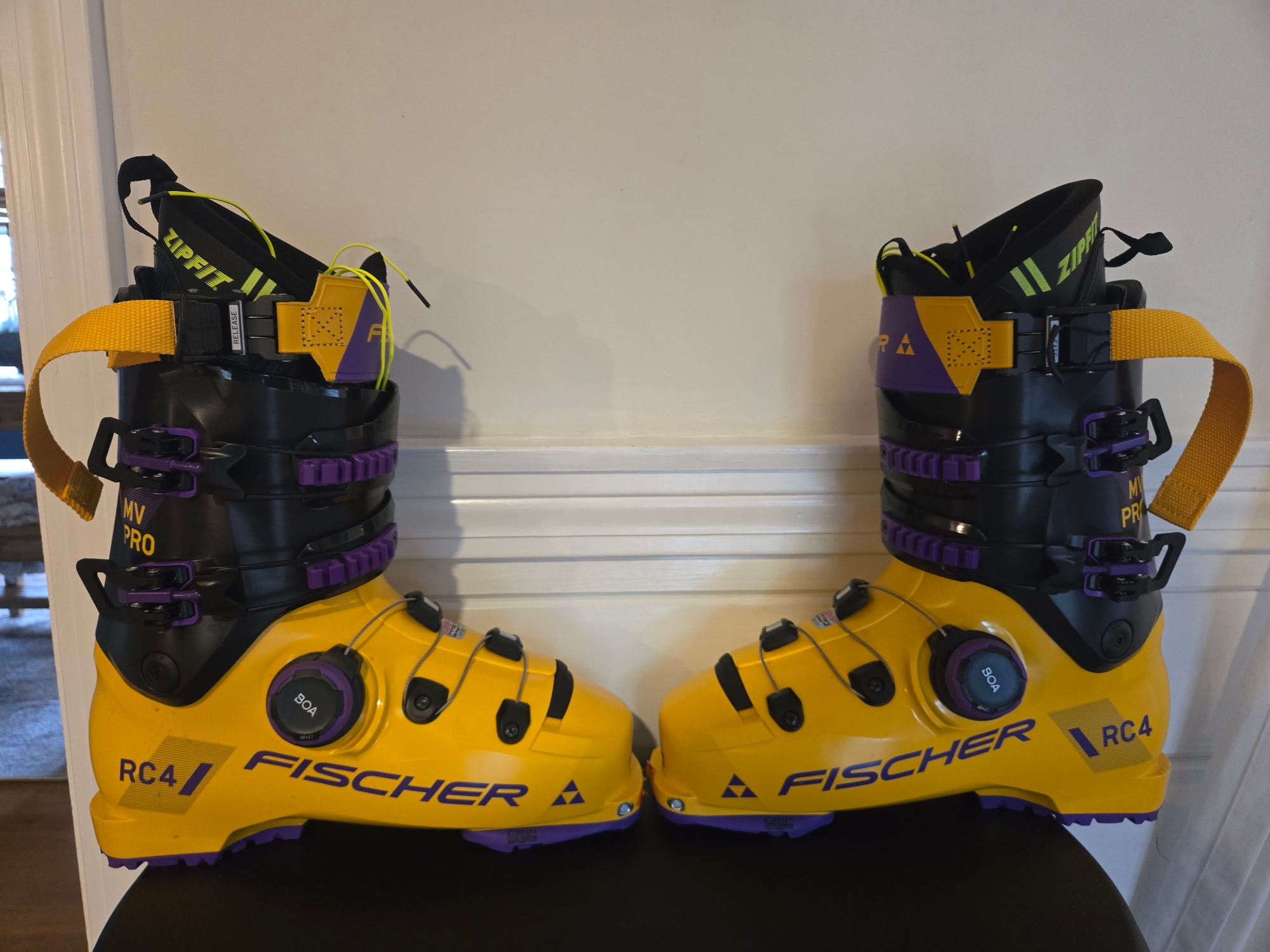 Used Men's Fischer All Mountain Ski Boots