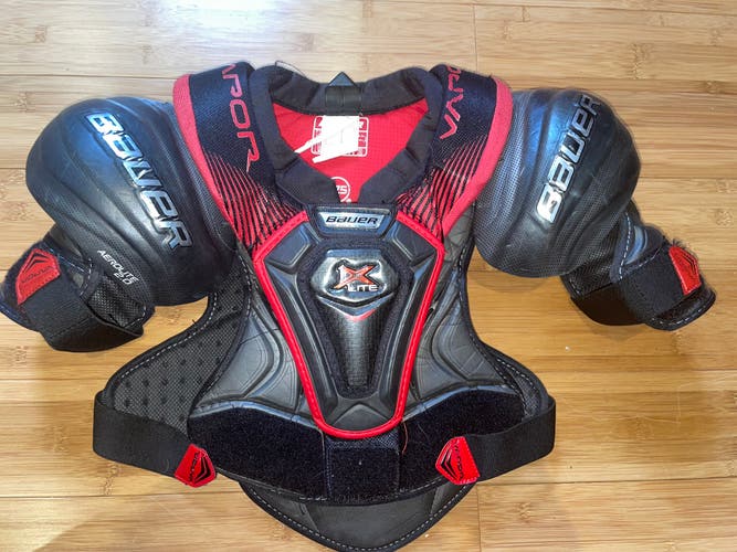 Junior Used Medium Bauer Vapor 1X Lite Shoulder Pads
