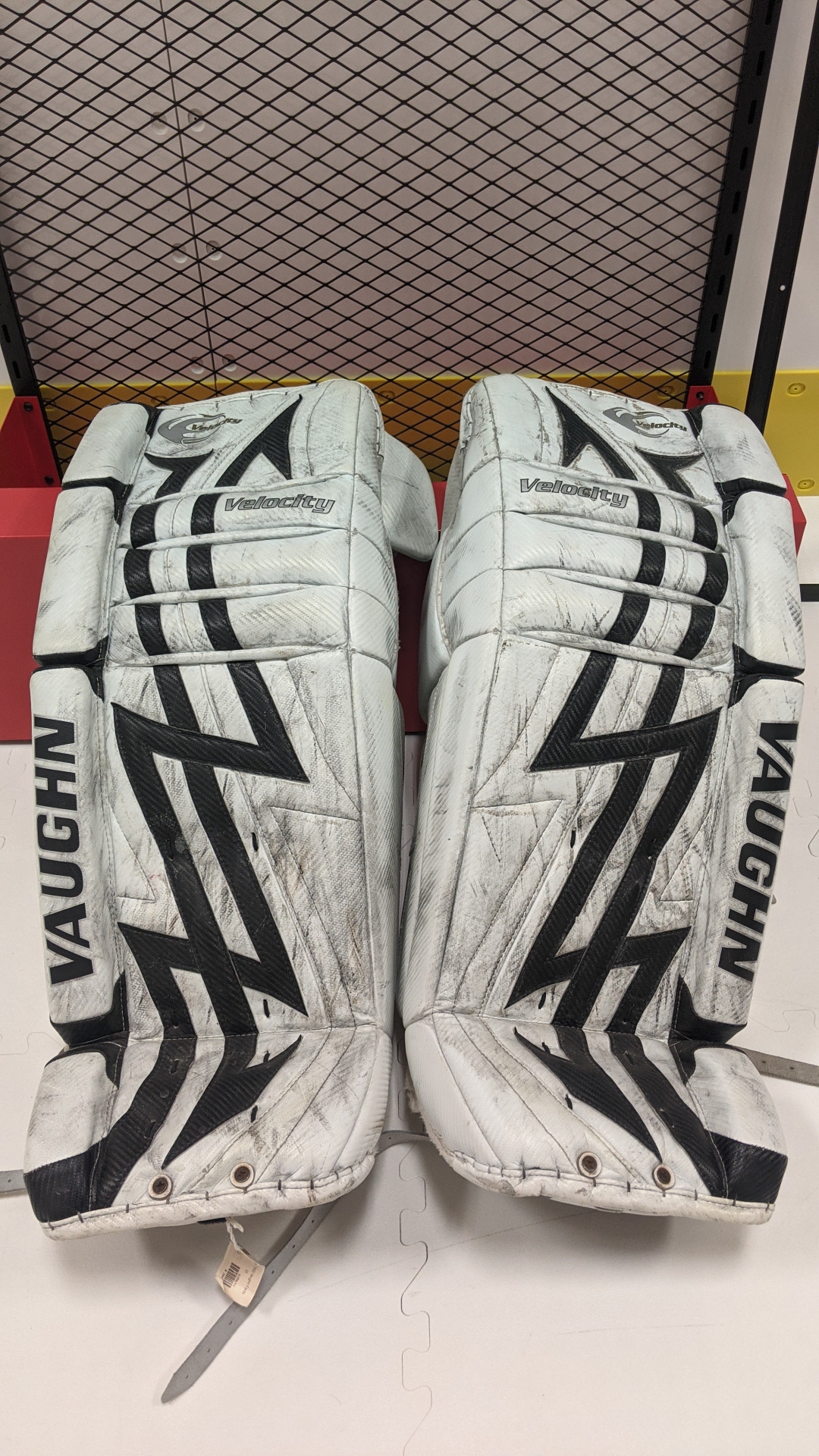 Used 33" Vaughn Velocity 7500 Goalie Leg Pads
