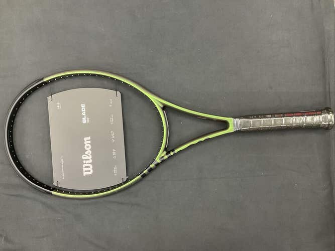 NEW Wilson Blade 100 V8 300 Gram 16 x 19 Strung Tennis  Racquet Strung 4 3/8