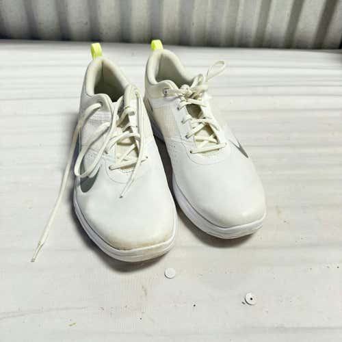Used Nike Senior 9.5 Golf Shoes