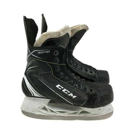 Used Ccm 9040 Junior 2 Ice Hockey Skates