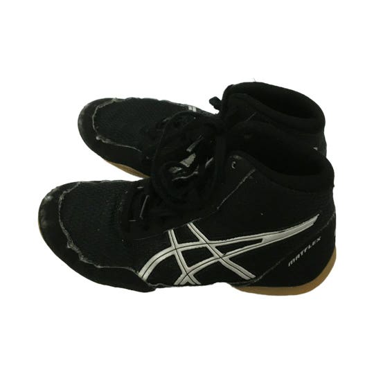 Used Asics Matflex Junior 2 Wrestling Shoes