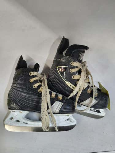 Used Ccm Ccm Hockey Skates Youth 06.0 Ice Hockey Skates