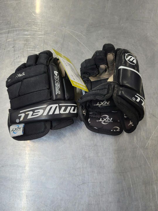 Used Winnwell Winnwell Hockey Gloves 9" Hockey Gloves