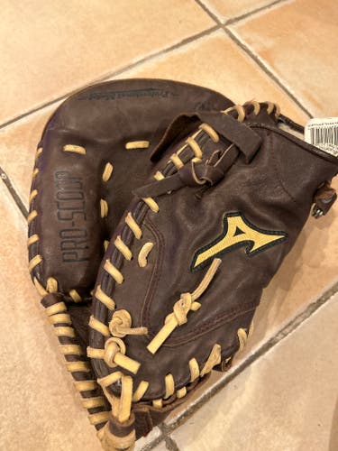 Used Right Hand Throw Mizuno Catcher's Franchise Baseball Glove 33.5"