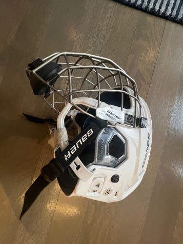Used Medium Bauer  Re-Akt 150 Helmet
