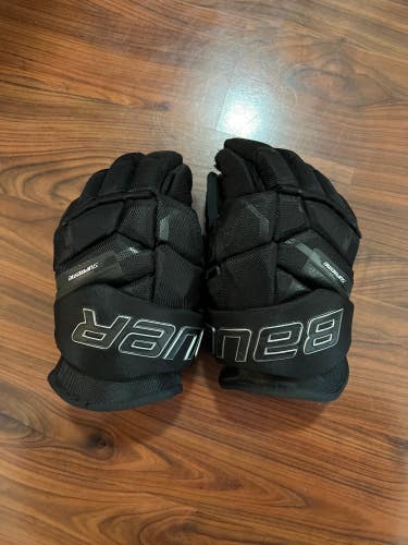 Used Senior Bauer Supreme Mach Gloves 13"