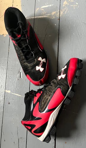 Mens Under Armour molded mid cleats