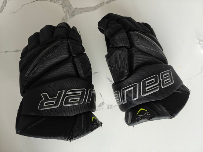 Used Bauer Vapor 2X Pro Gloves 15" Black on Black