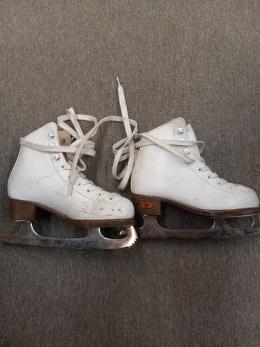 Used Riedell Figure Skates Junior 12