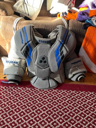 Used Small Vaughn  Velocity VE8 Int Goalie Chest Protector