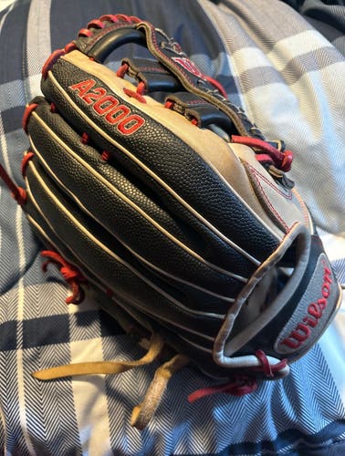 Outfield 12.75" A2000 Baseball Glove