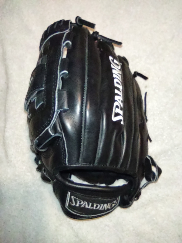 Used Left Hand Throw Spalding Pro Select Pitcher's Baseball Glove 12"