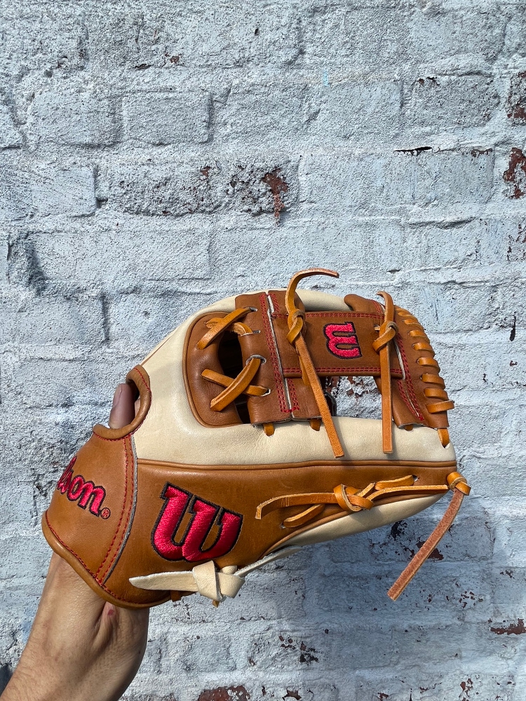 Wilson A2000 11.50” infield Baseball Glove