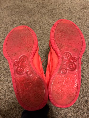 Used Size 9.5 (Women's 10.5) Nike KD 16 Shoes