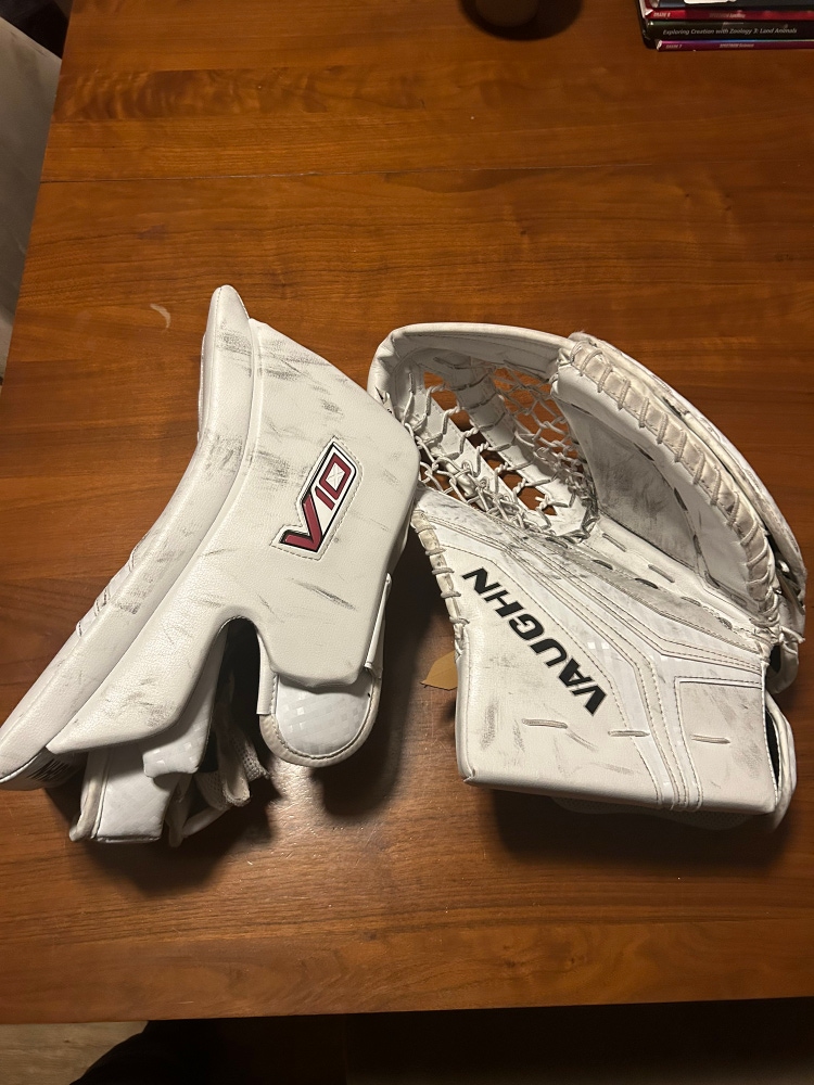 Vaughn velocity V10 hockey goalie glove and blocker Set/ Intermediate