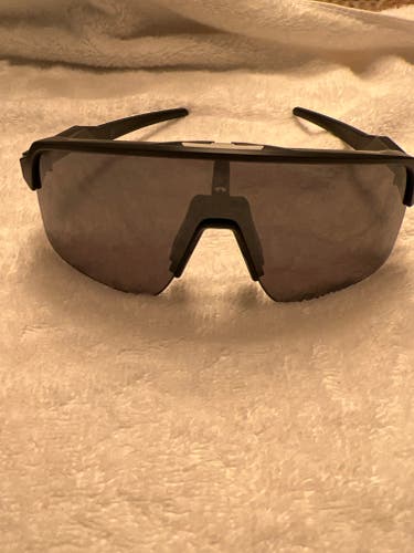 Black Men's Used Adult XL Men's Oakley Sunglasses
