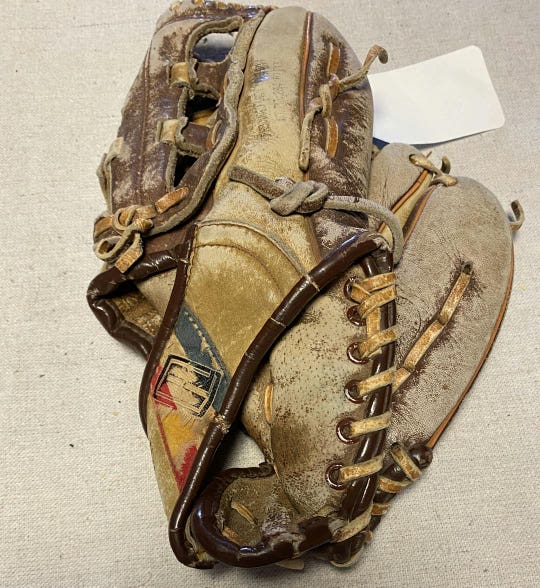 Used Regent Little League 10 1 2" Baseball & Softball Fielders Gloves