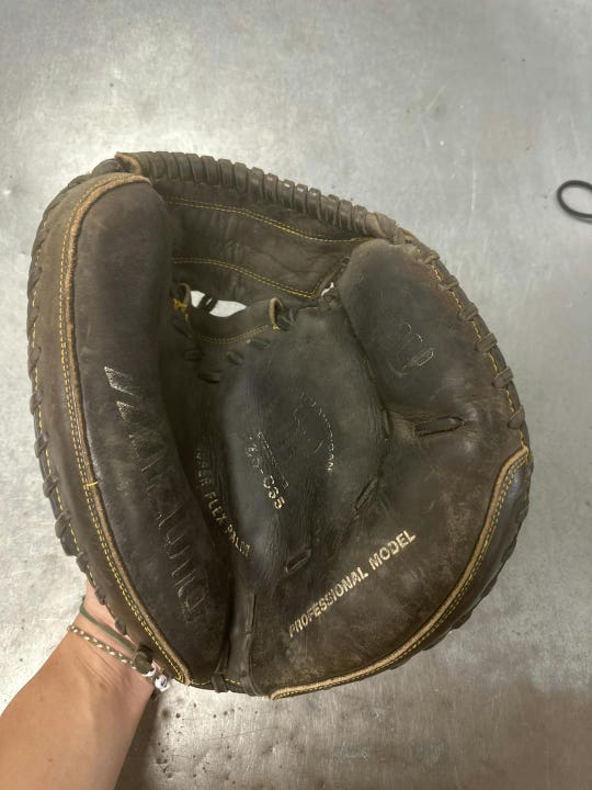 Used Mizuno Max Flex Pro Model 33" Catcher's Gloves
