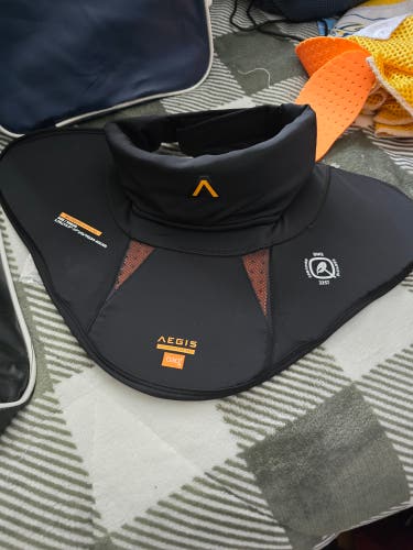 Aegis Interceptor Pro-G senior  goalie neck guard