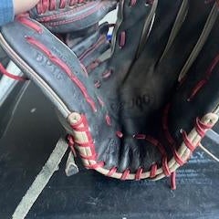 2021 Right Hand Throw Wilson Infield A2000 Baseball Glove 11.5"