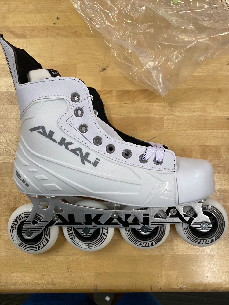 New Alkali Regular Width Size 8 Cele III Inline Skates