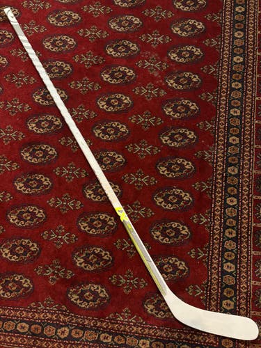 Pro Stock White Warrior Alpha LX Pro Hockey Stick LH 80 P71 MacKinnon