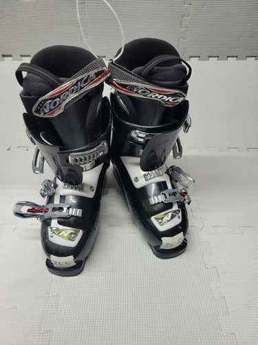 Used Nordica One10 265 Mp - M08.5 - W09.5 Boys' Downhill Ski Boots
