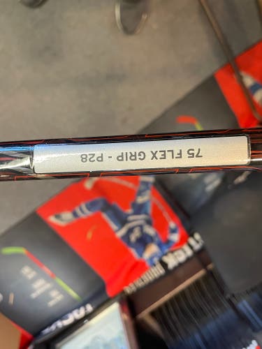 New Senior Right Handed P28 JetSpeed FT5 Hockey Stick Uncut 65.5"