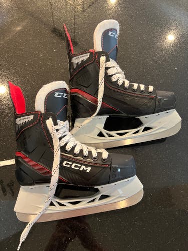 Used Junior CCM JetSpeed FT455 Hockey Skates Regular Width Size 3