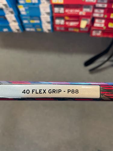New Junior Right Handed P28 40 Flex JetSpeed FT5 Pro Hockey Stick Uncut 56.5"