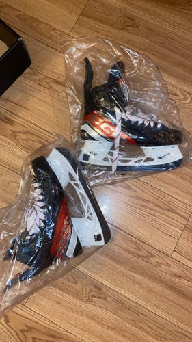 Used CCM Regular Width  9 JetSpeed FT6 Pro Hockey Skates