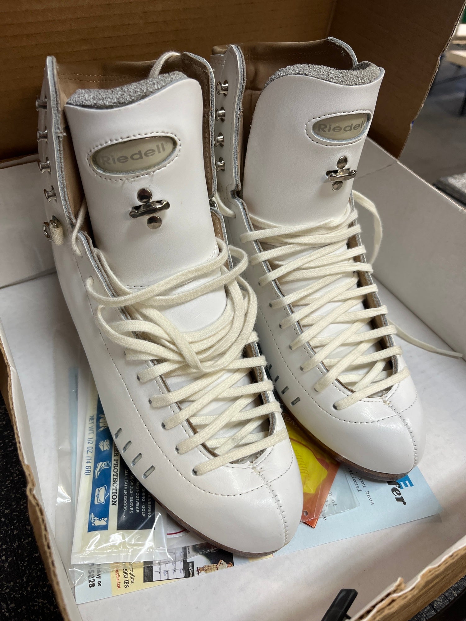 New Riedell Adult Figure Skates SidelineSwap Buy and Sell