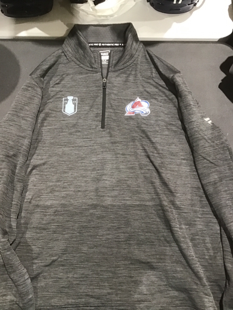 New Gray Team Issued 2023 Colorado Avalanche Playoff 1/4 zip size XL