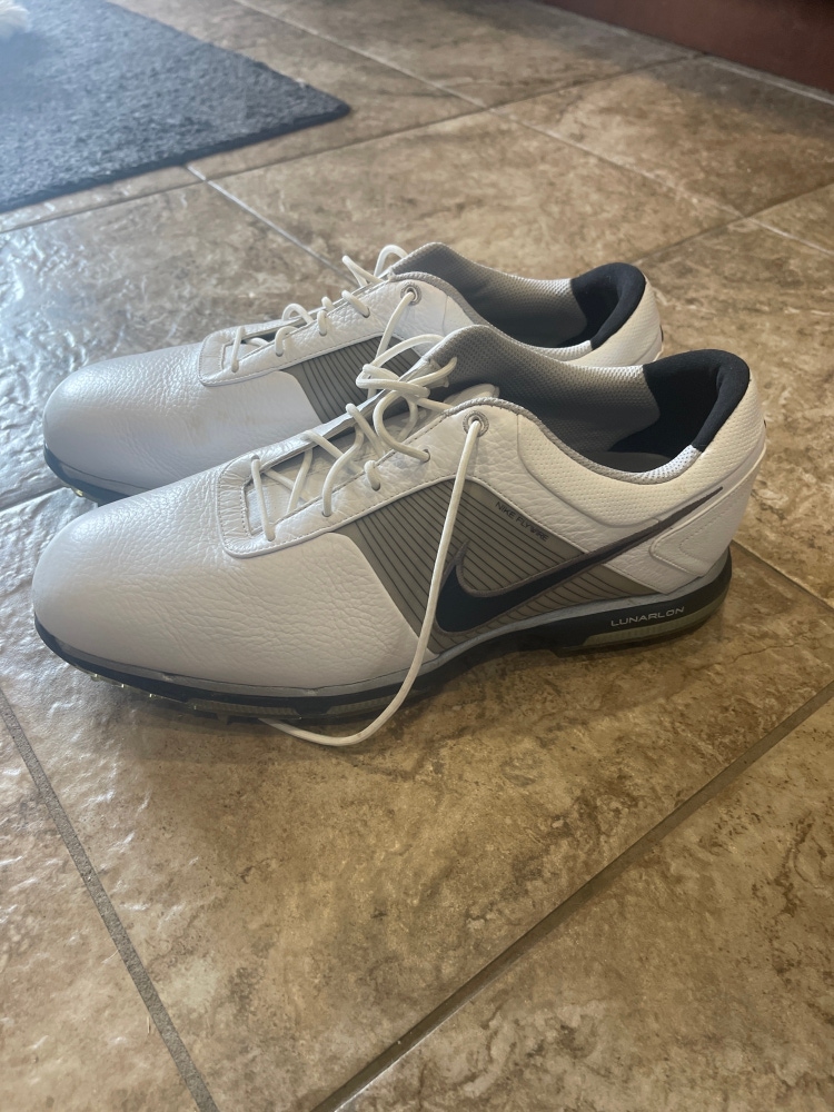 Men's Size 11.5 (Women's 12.5) Nike Lunarlon Golf Shoes