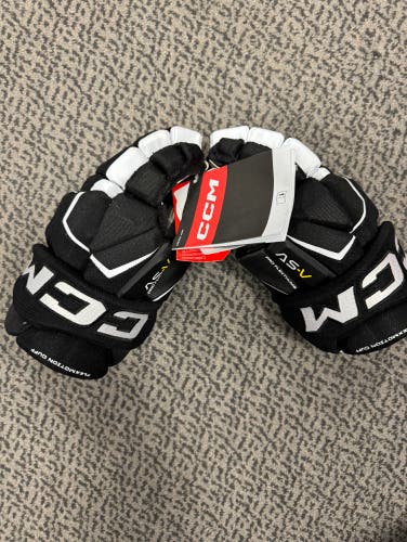 CCM Black Tacks AS-V 13” gloves