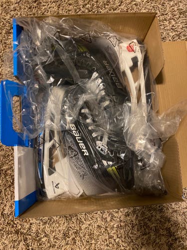 Senior Bauer Regular Width   7 Vapor Hyperlite 2 Hockey Skates