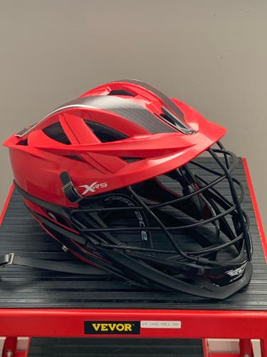 Mean Looking Cascade XRS - Black on Red
