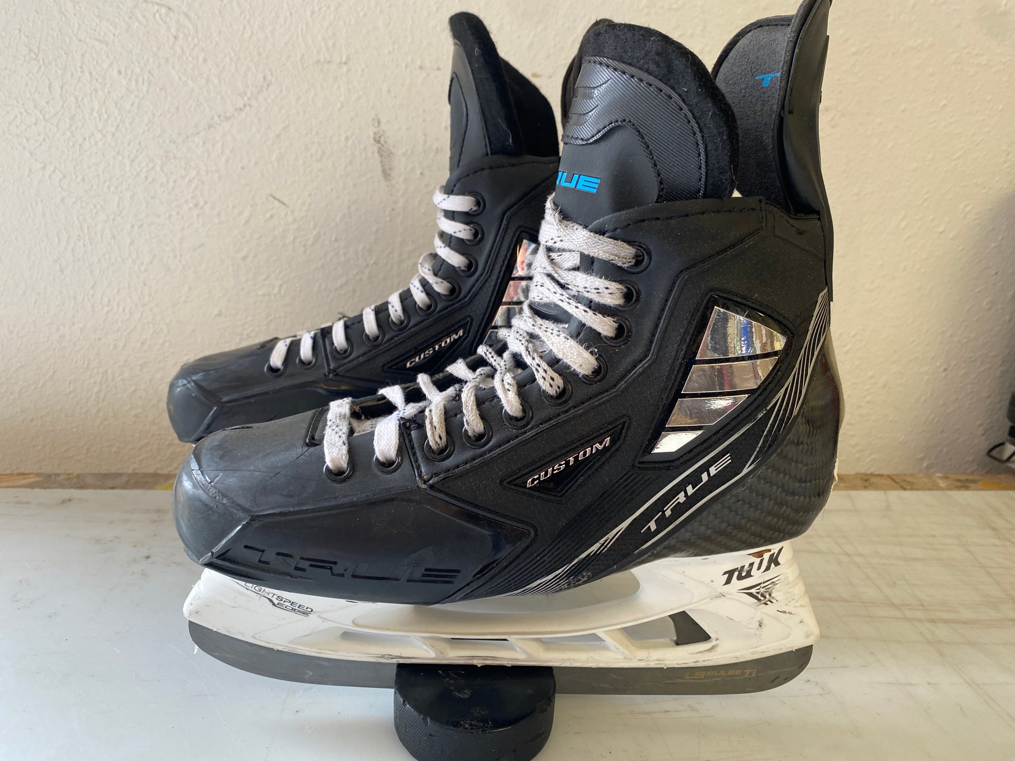 TRUE Custom PRO Mens Pro Stock Size 8 Hockey Skates MIC 4116