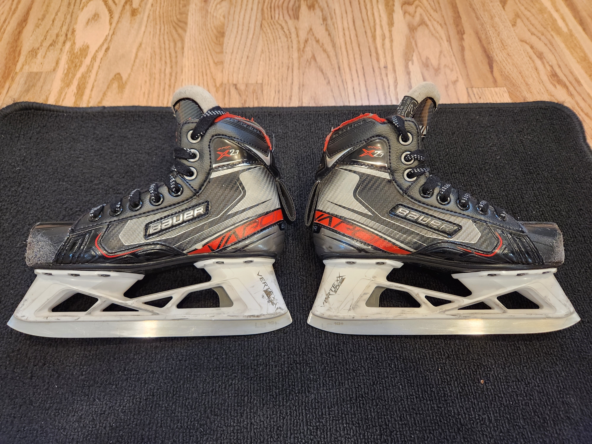 Used Bauer Vapor X2.7 Hockey Goalie Skates Size 2