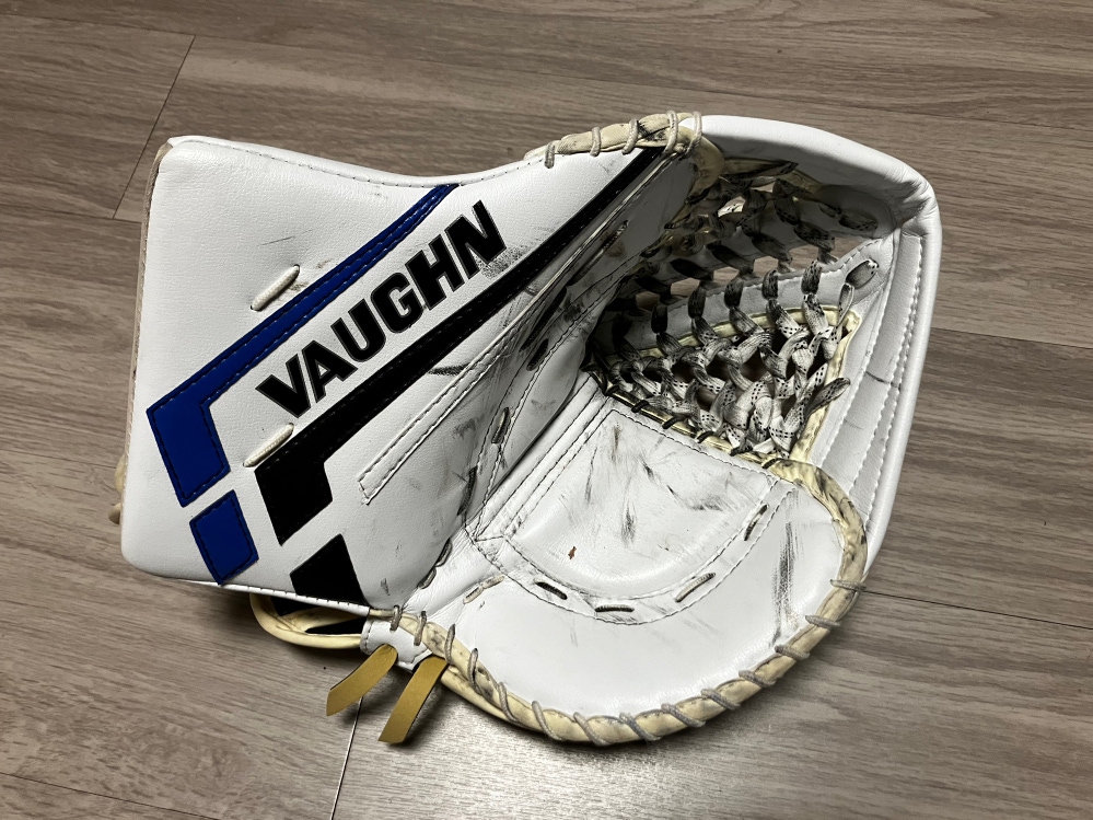 Vaughn Velocity VE8 V8 XP White Pro Stock Goalie Catch Glove