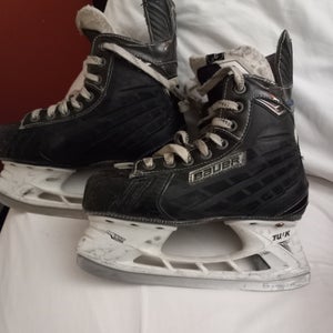 Used Bauer size 3 Nexus 6000 Hockey Skates Regular Width