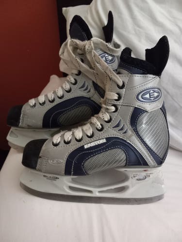 Used Easton Synergy 300 Hockey Skates Size 3