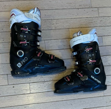 Women's Used Salomon All Mountain S Pro/70 Ski Boots Soft Flex