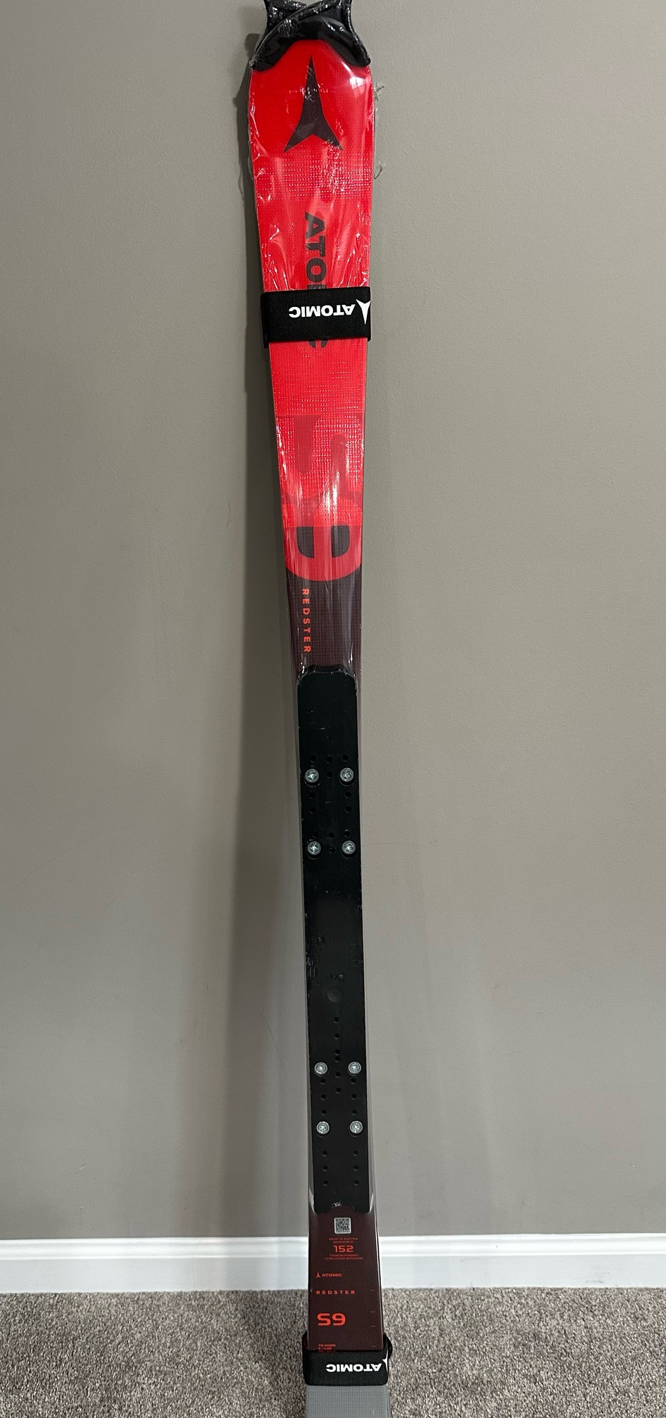 NEW Atomic Redster S9 FIS SL 152 Slalom Race Skis | SidelineSwap