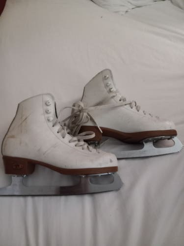 Used Riedell Figure Skates Junior 2