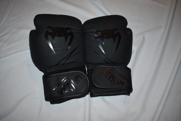 Venum Boxing Gloves, Black, 8oz - Great Condition!
